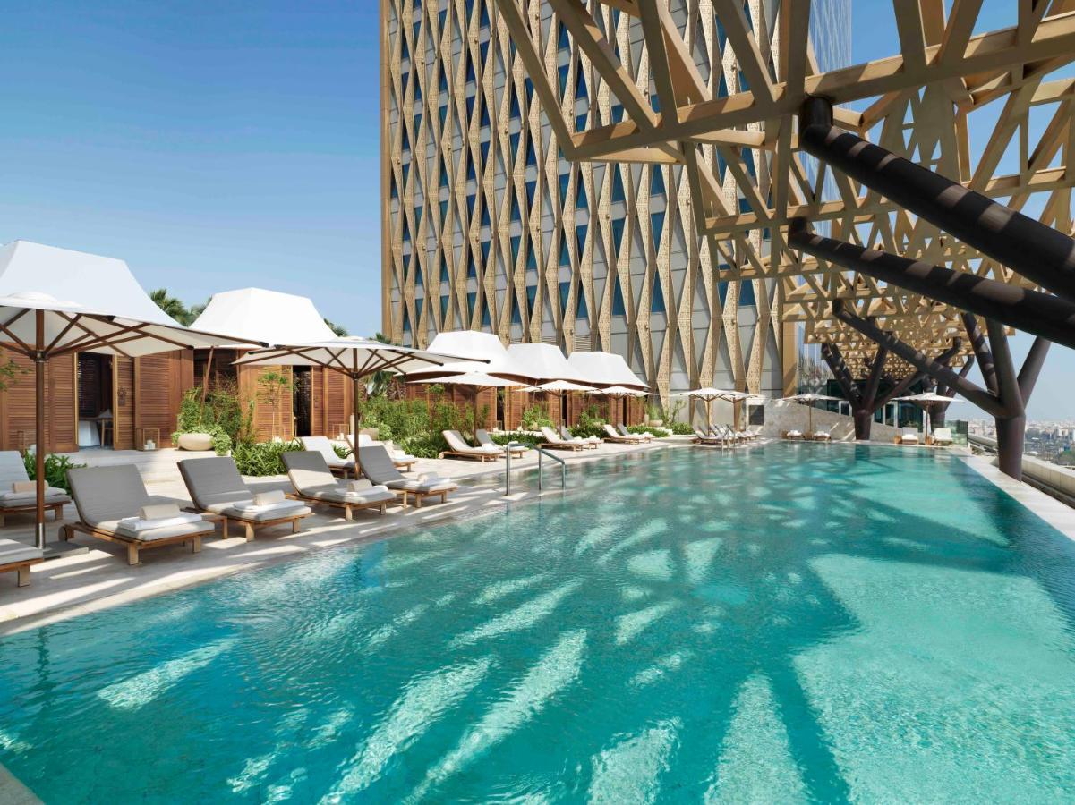 Four Seasons Hotel Kuwait At Burj Alshaya Kuwait City Exterior photo The pool at the top of the hotel